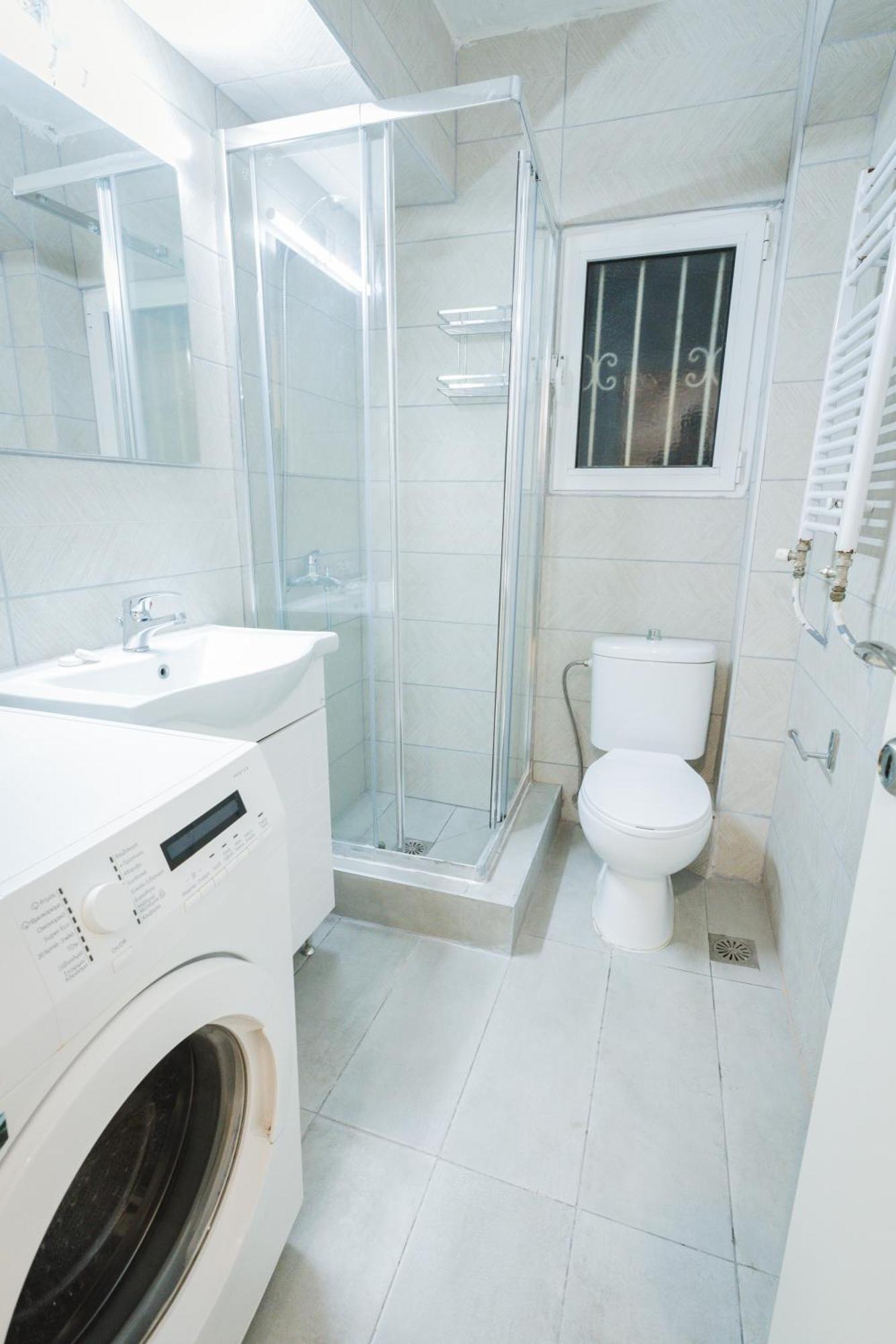 Stylish Apt W Jacuzzi, 5 Min To White Tower Tesalonika Bagian luar foto